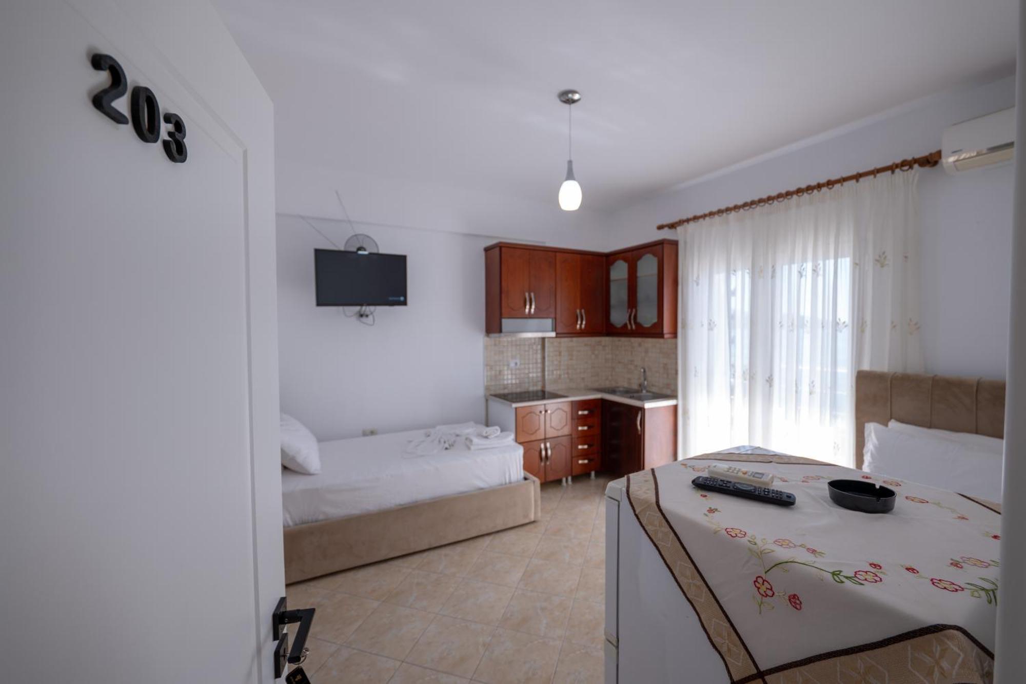 Erioni Hotel Sarandë Buitenkant foto