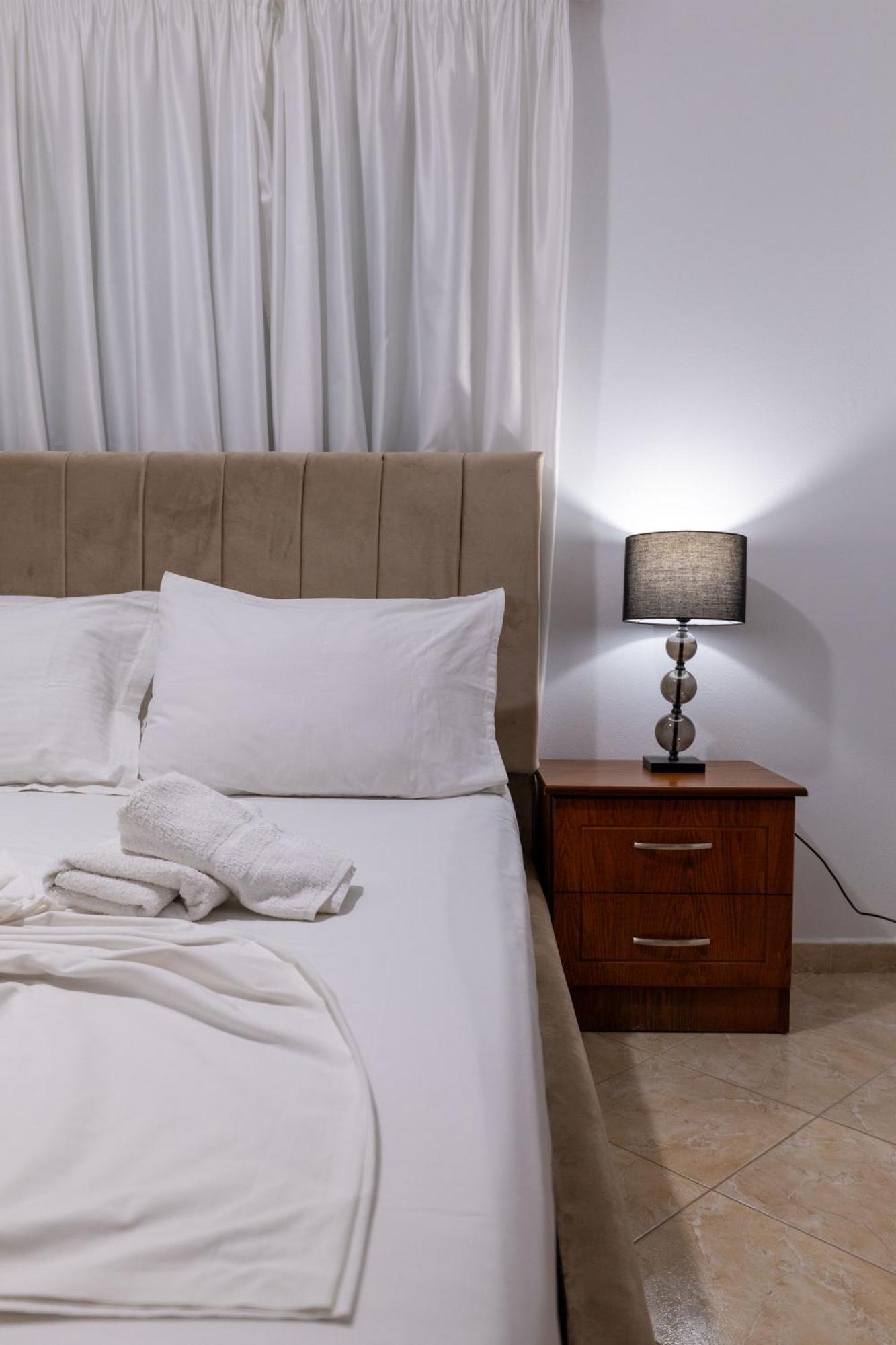 Erioni Hotel Sarandë Buitenkant foto