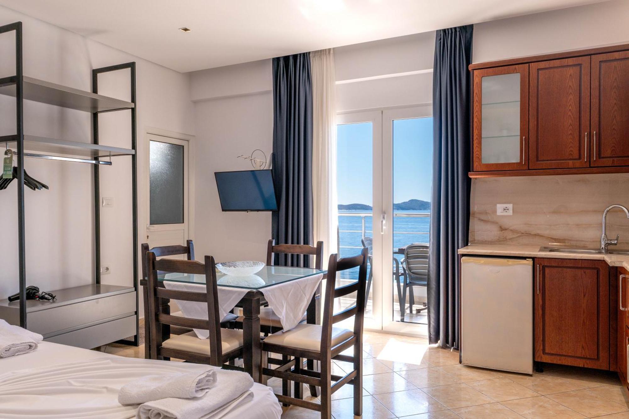 Erioni Hotel Sarandë Buitenkant foto
