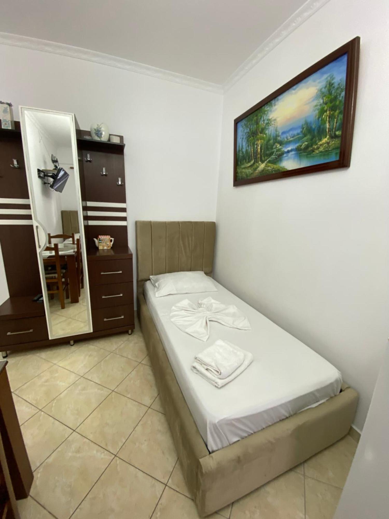 Erioni Hotel Sarandë Buitenkant foto